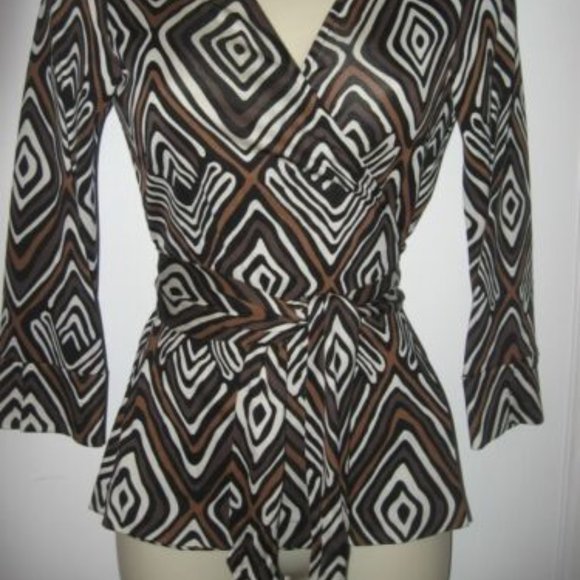 DVF Diane Von Furstenberg JILL Jersey Wrap Top Vintage Tribal Diamond Neutral - Picture 3 of 11